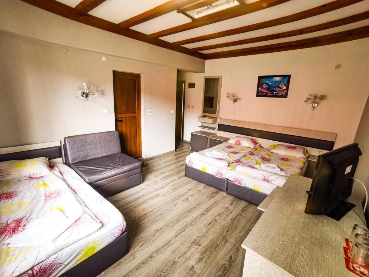 Hotel Alikante Сирніца Екстер'єр фото