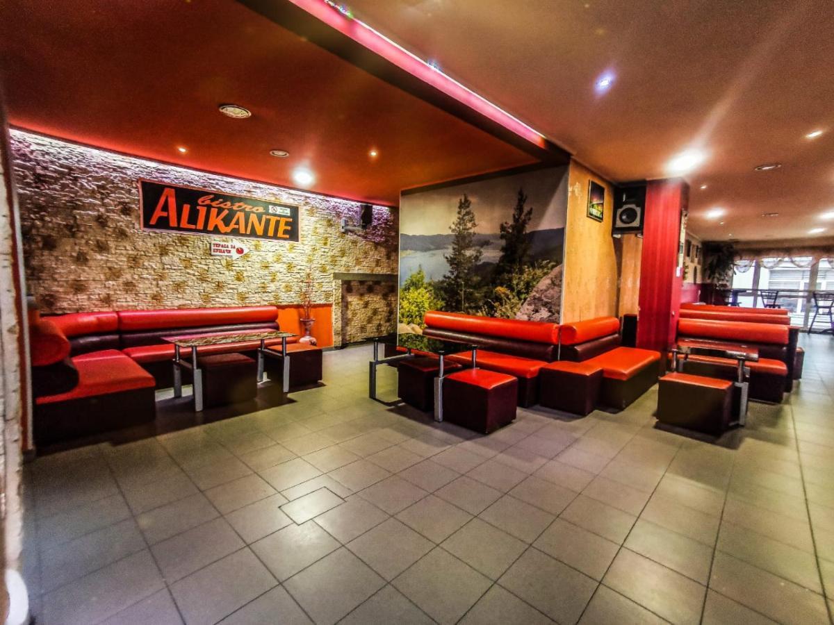 Hotel Alikante Сирніца Екстер'єр фото