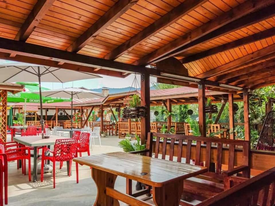 Hotel Alikante Сирніца Екстер'єр фото